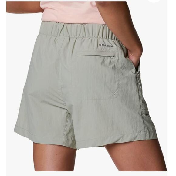 Columbia Women's Nylon Summerdry Cargo Short in Safari Size Large - Picture 2 of 7